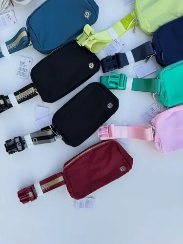 بلت بگ بند نوشته‌دار Lululemon