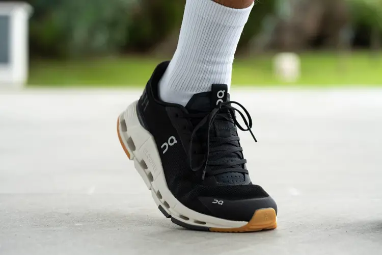 کفش کتونی کلاودنوا On Running