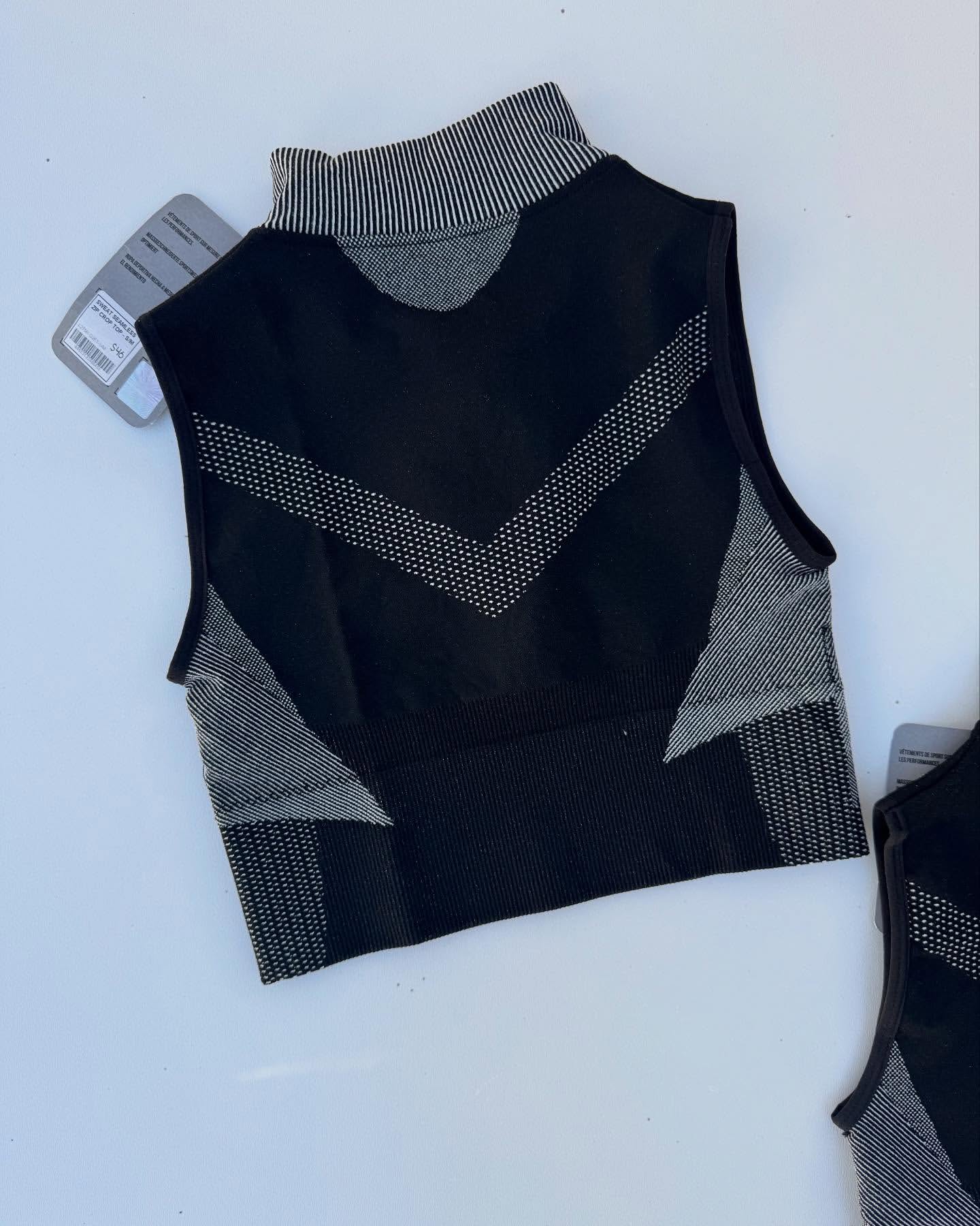 کراپ زیپدار Gymshark