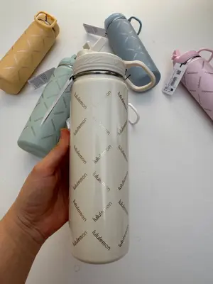 باتل مونوگرام شاین Lululemon 24oz - تصویر دوم