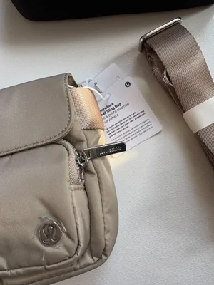 کیف دوشی مولتی پاکت Lululemon