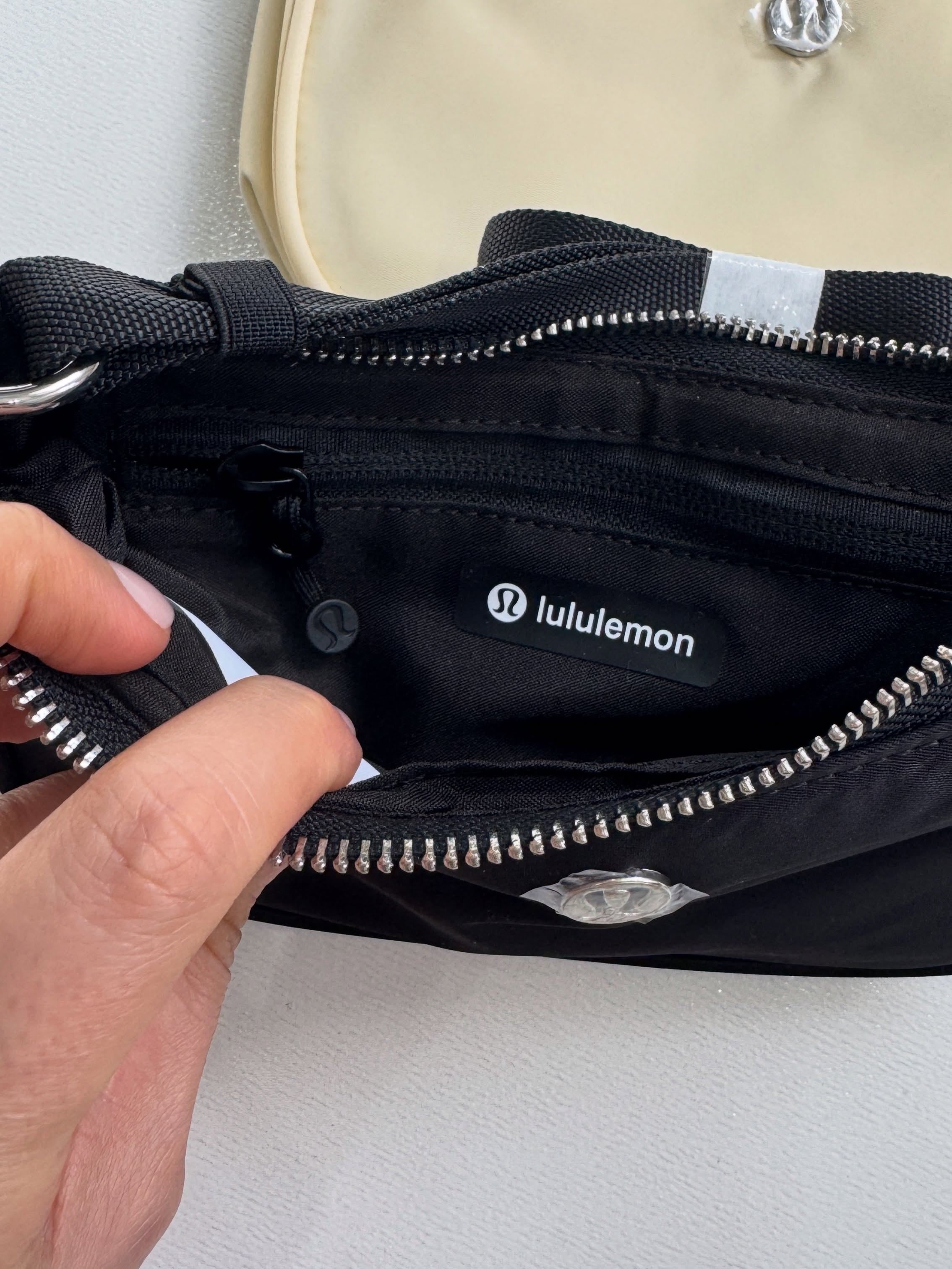 تصویر محصول کیف مینی شولدر Lululemon - نمای 24