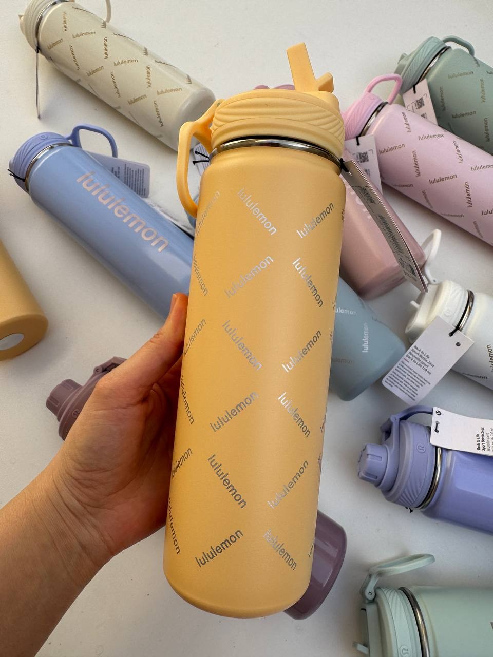 باتل مونوگرام Lululemon 24oz